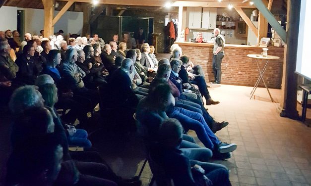 Van Aalderen boeit volle Veldschuur