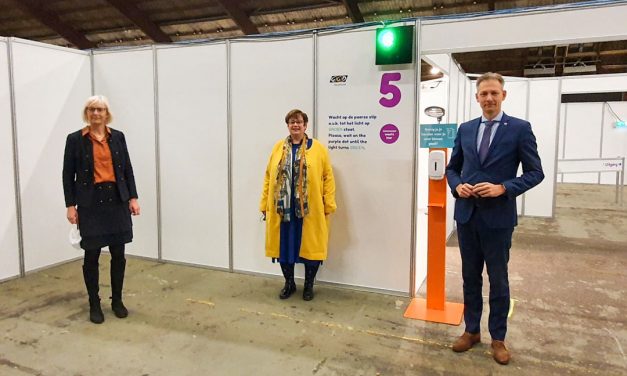 Wethouder Van Willigen opent L-testlocatie in IJselhallen Zwolle