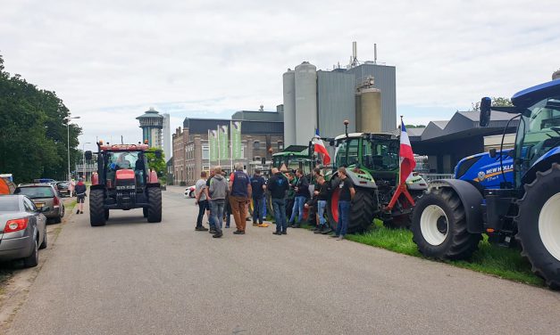 Protestboeren verzamelen bij de Lichtmis