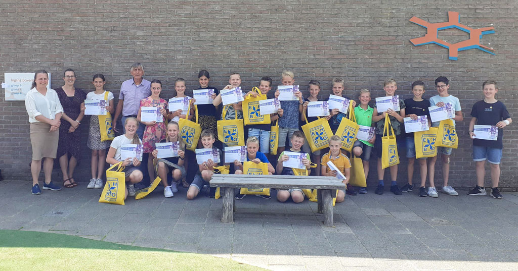 Groep achters Doornveldschool behalen diploma Jeugd-EHBO