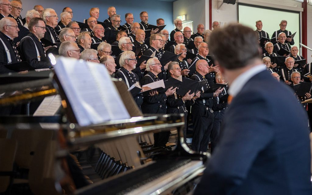 Flinke belangstelling open avond Christelijk Mannenkoor Staphorst