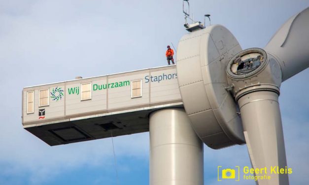 Indrukwekkende foto’s van montage wieken windturbine door Geert Kleis