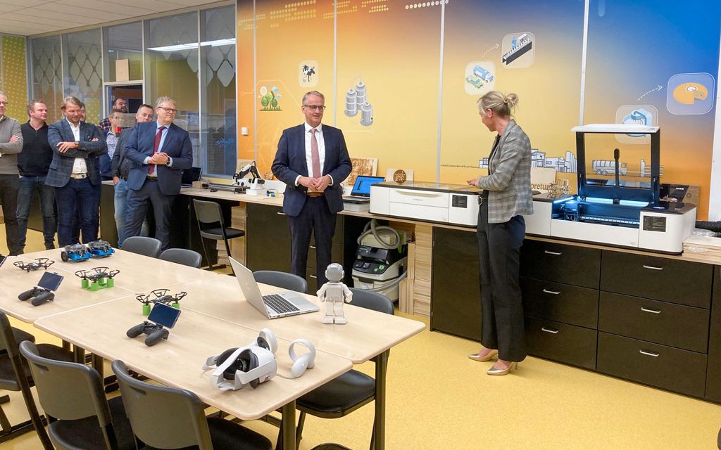 Techlab Staphorst feestelijk geopend