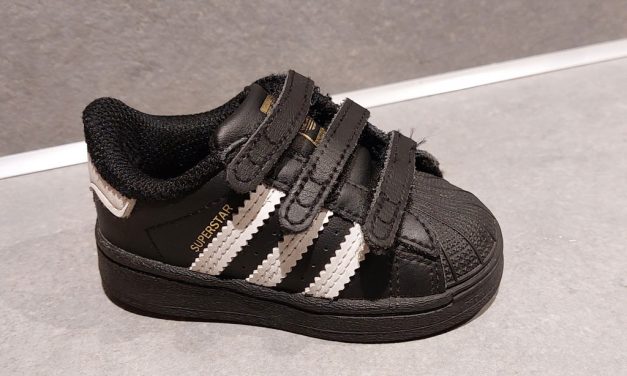 Zwart schoentje ‘Adidas Superstar’ gevonden (Update)