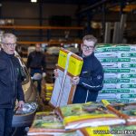 Christelijk Mannenkoor Staphorst voorziet 600 huishoudens van potgrond, compost en mestkorrels