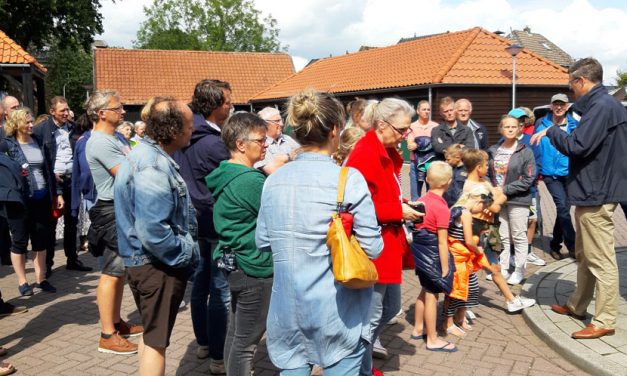 Stadswandeling Genemuiden o.l.v. gids dinsdag 22 augustus met bezoek aan privéverzameling Jan Pleijsier en oude gevangeniskelder