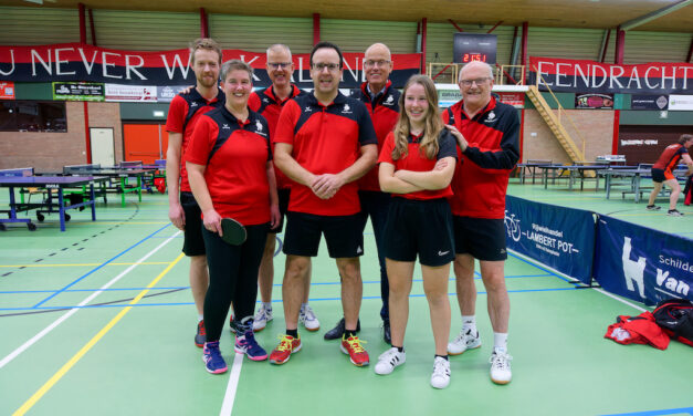 Jennieke Krale en Albert Kuiper winnen 1e prijs op het Deto Nieuwjaars tafeltennistoernooi