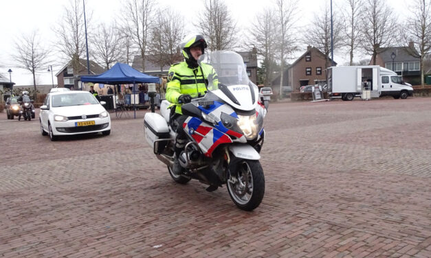Staphorst: Jongeman op scooter op de vlucht voor motoragent (filmpje)