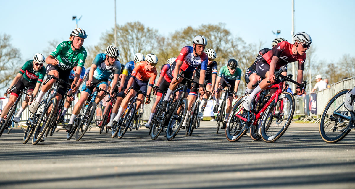 Zonovergoten Ronde van Noordwesthoek op De Tippe trekt  veel publiek en levert spannende races op