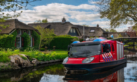 Brandweer IJsselland lanceert amfibievoertuig