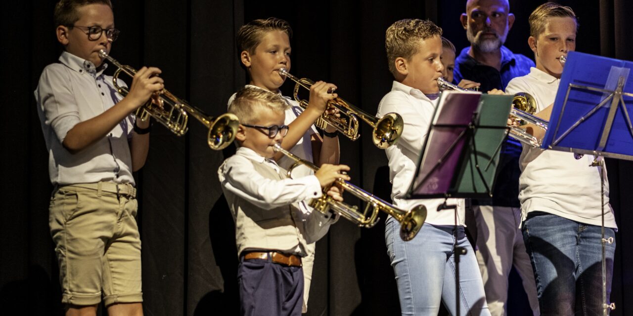 Leerlingen uit onder andere Staphorst concerteren in overvolle ‘d Overtoom Genemuiden