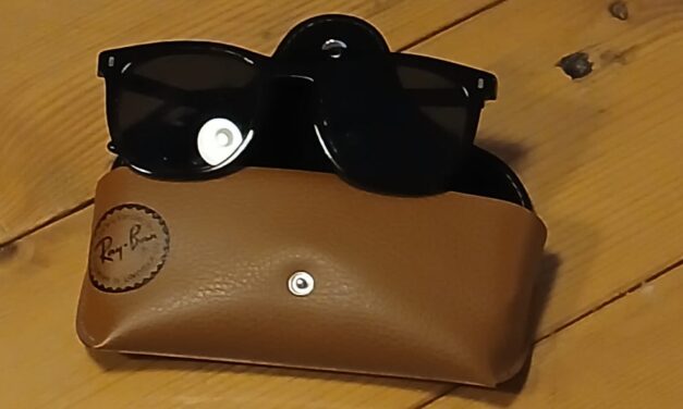 Gevonden, Ray-Ban zonnebril Update