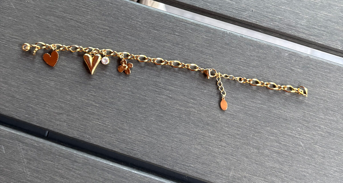 Armbandje gevonden