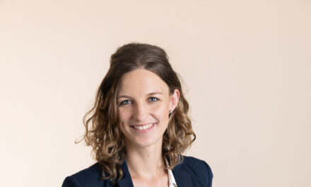 Financieel adviseur Hester Vos uit Rouveen helpt gezinnen met eerlijke keuzes over geld