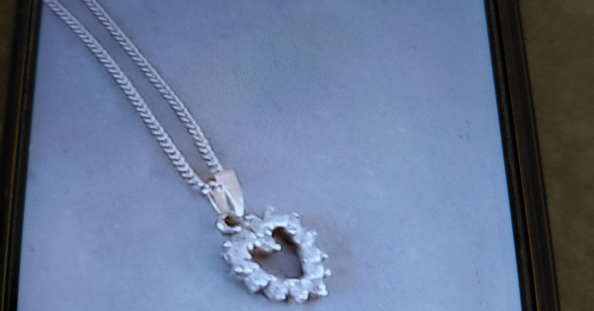 Gouden ketting met hanger verloren