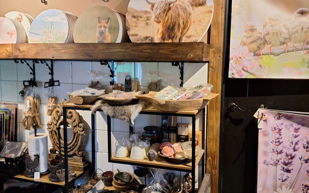 Opening knusse winkel aan huis