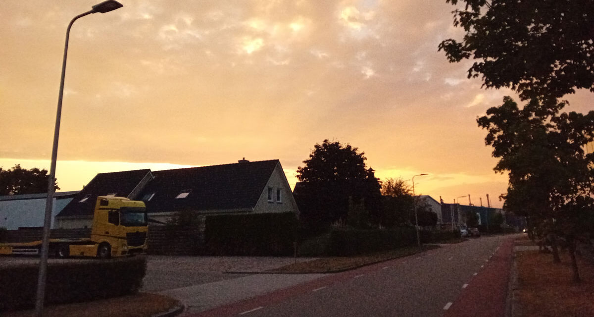 Mooie zonsondergang in Staphorst