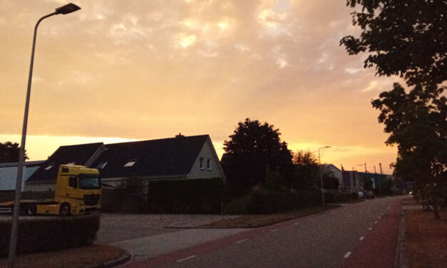 Mooie zonsondergang in Staphorst