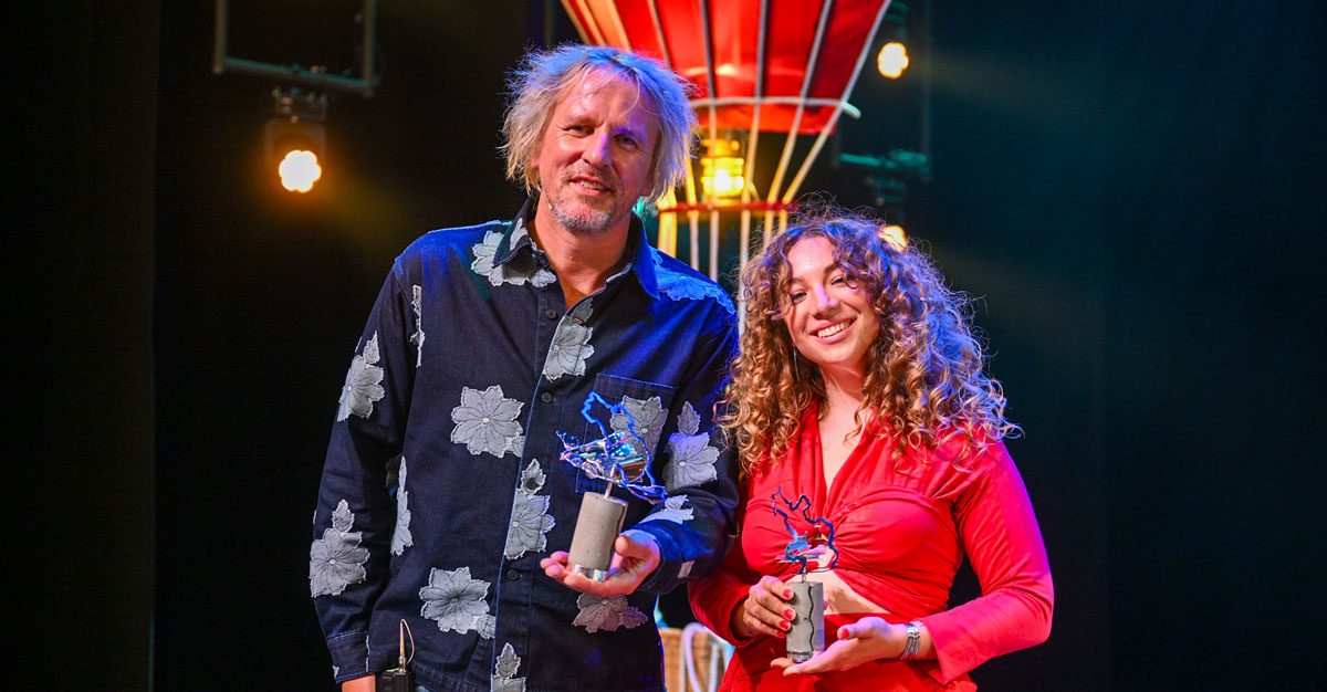 Cultuurprijs Overijssel uitgereikt: Geertjan Lassche: “Een zaal vol mensen waar ik van hou”