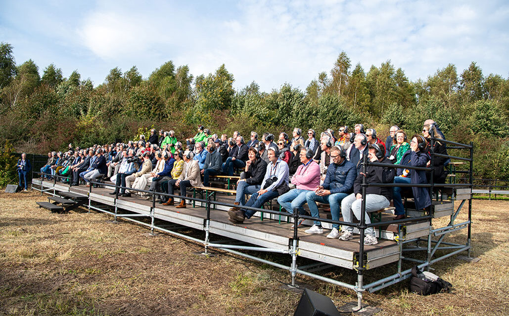 Onthulling kunstwerk De Horst op verkeersknooppunt Lankhorst A28/A32