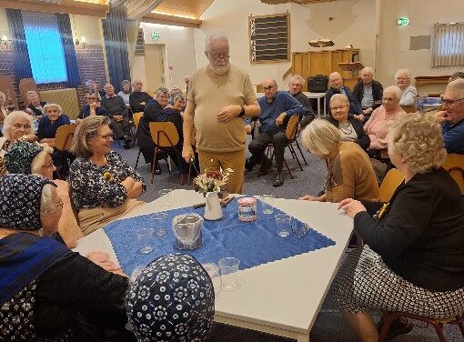 Gezellige middag Zonnebloem afd. Staphorst met Jan Menger, deskundige Antiek en Curiosa