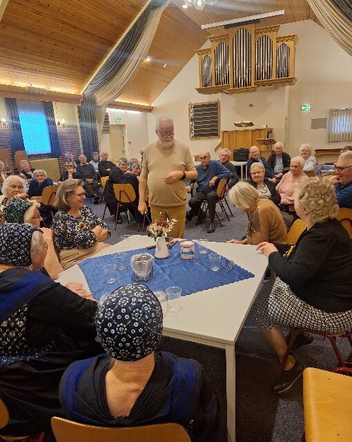 Gezellige middag Zonnebloem afd. Staphorst met Jan Menger, deskundige Antiek en Curiosa