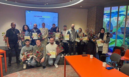 Meedoen aan de samenleving: statushouders tekenen participatieverklaring