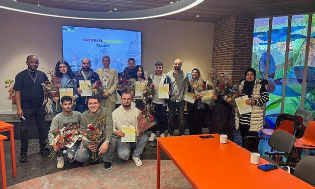 Meedoen aan de samenleving: statushouders tekenen participatieverklaring