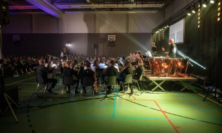 Maestro-concert CMV Prinses Margriet zorgt voor volle zaal en muzikale strijd in Rouveen