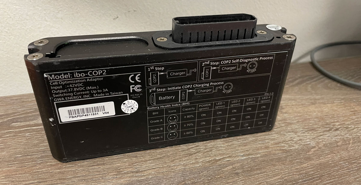 Oplader elektrische Babboe bakfiets gevonden