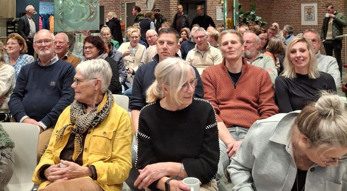 Veel inwoners IJhorst aanwezig in Raadszaal tijdens raadsvergadering