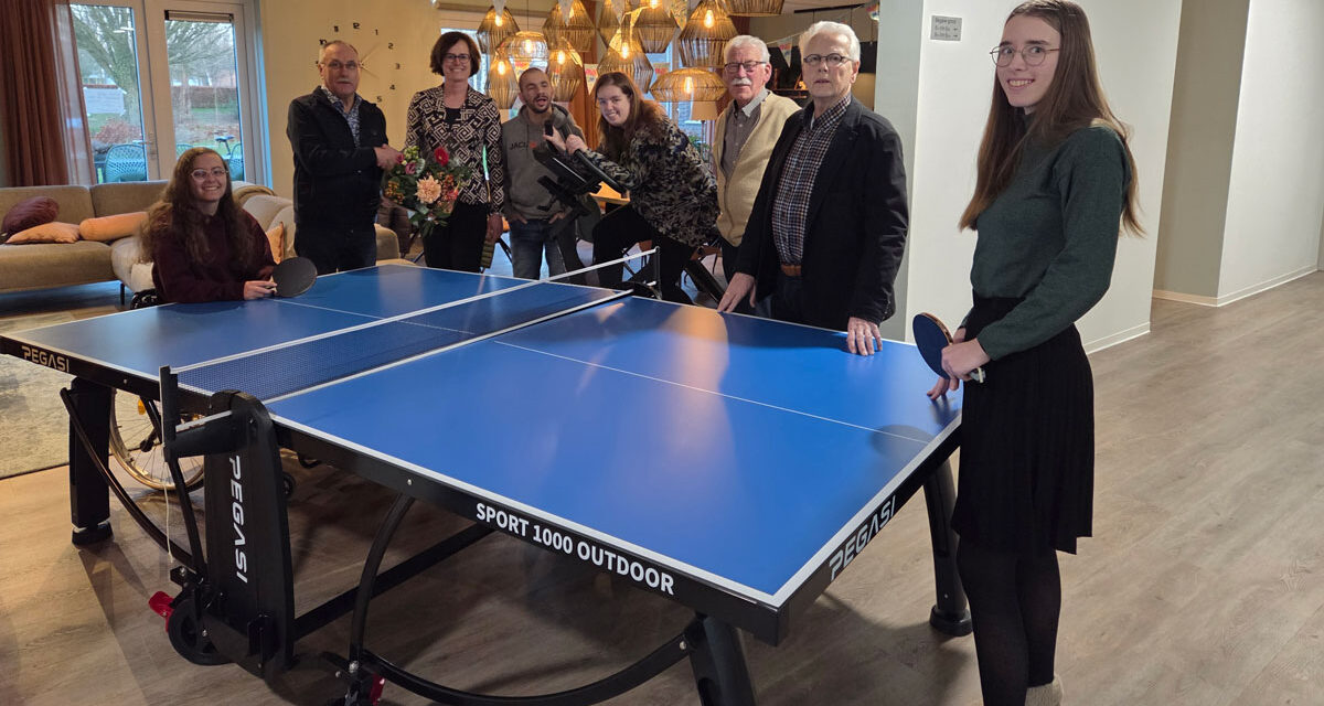 Bewoners enthousiast met toestellen na gift SWSS