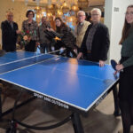 Bewoners enthousiast met toestellen na gift SWSS