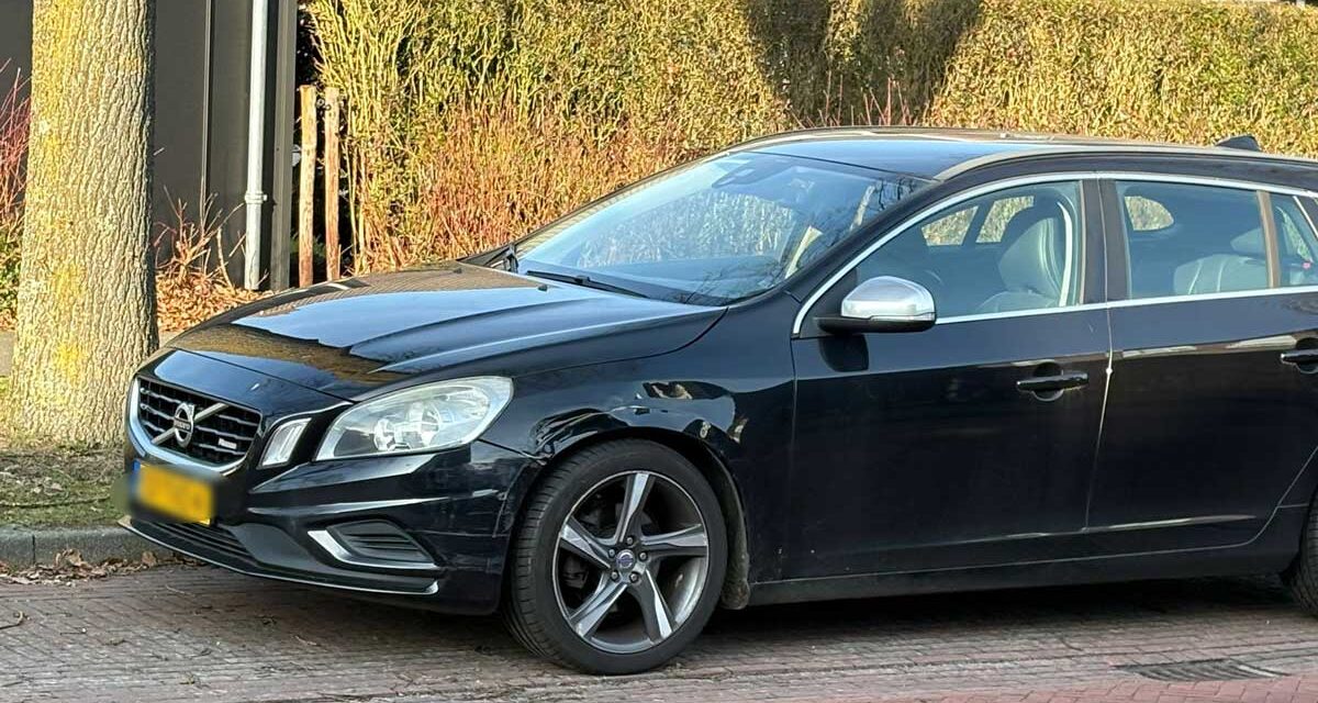 Fikse autoschade JC van Andelweg, veroorzaker gezocht