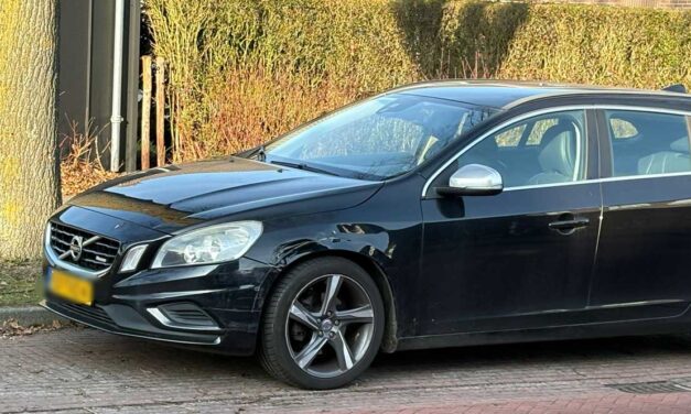 Fikse autoschade JC van Andelweg, veroorzaker gezocht