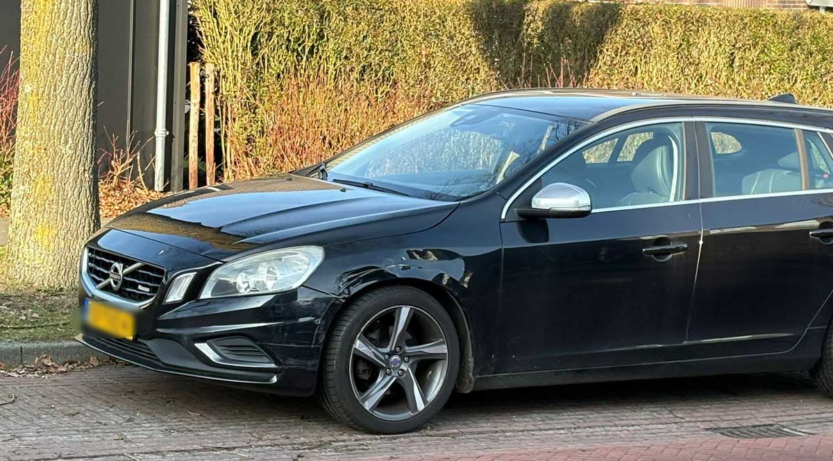 Fikse autoschade JC van Andelweg, veroorzaker gezocht