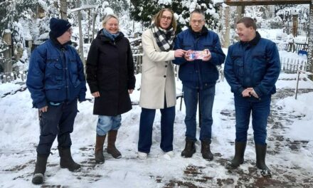 Gemeentepersoneel schenkt ondernemersbonnen voor Samenzóo