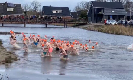 Rouveense “bikkels” trotseren ijskoud water