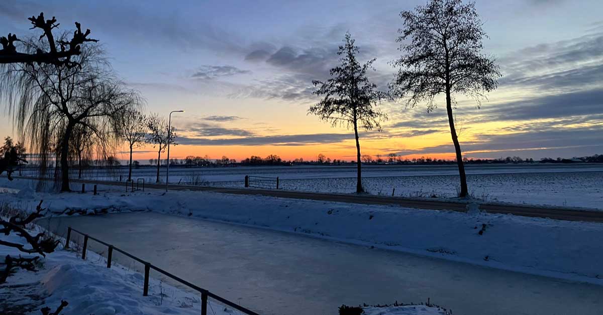 Wat de wind kan vormen van de sneeuw!