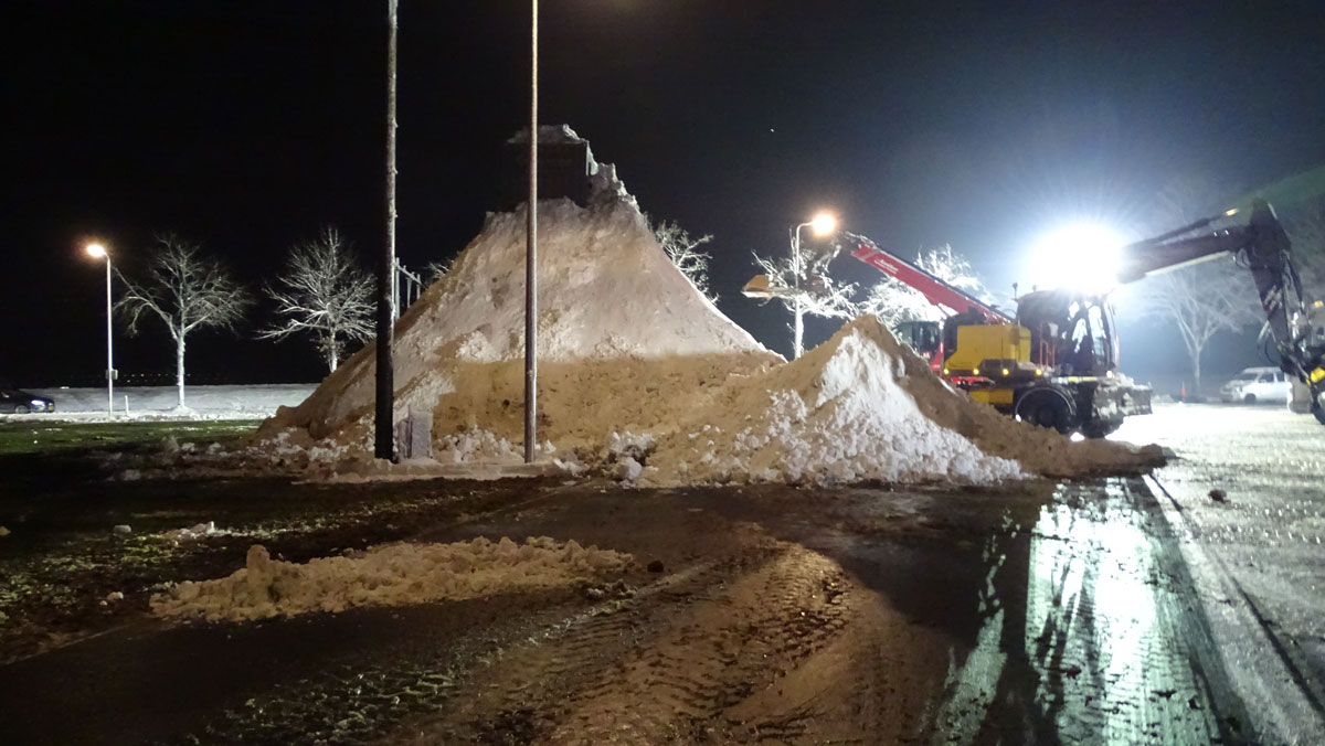 Grootste sneeuwpop van Nederland in Staphorst?