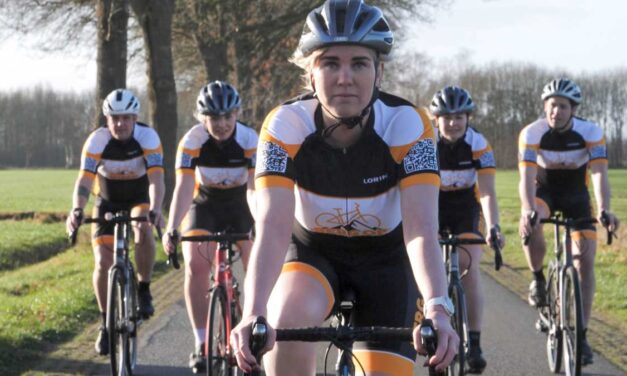 Team Bergop Tegen Kanker trotseert Kaunertaler Gletscher voor KWF