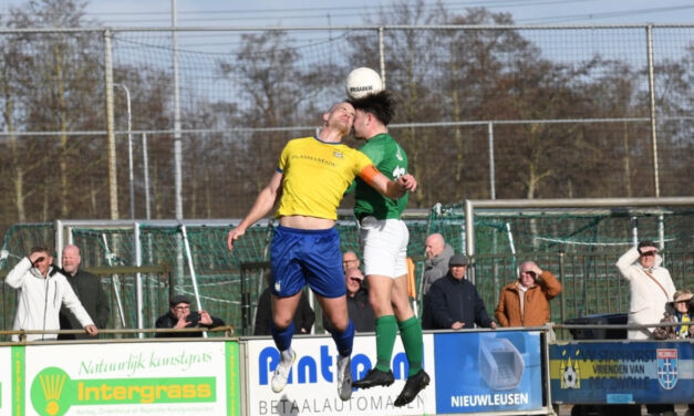 Wedstrijd vv Staphorst en Eemdijk, gespeeld op zaterdag 28 maart
