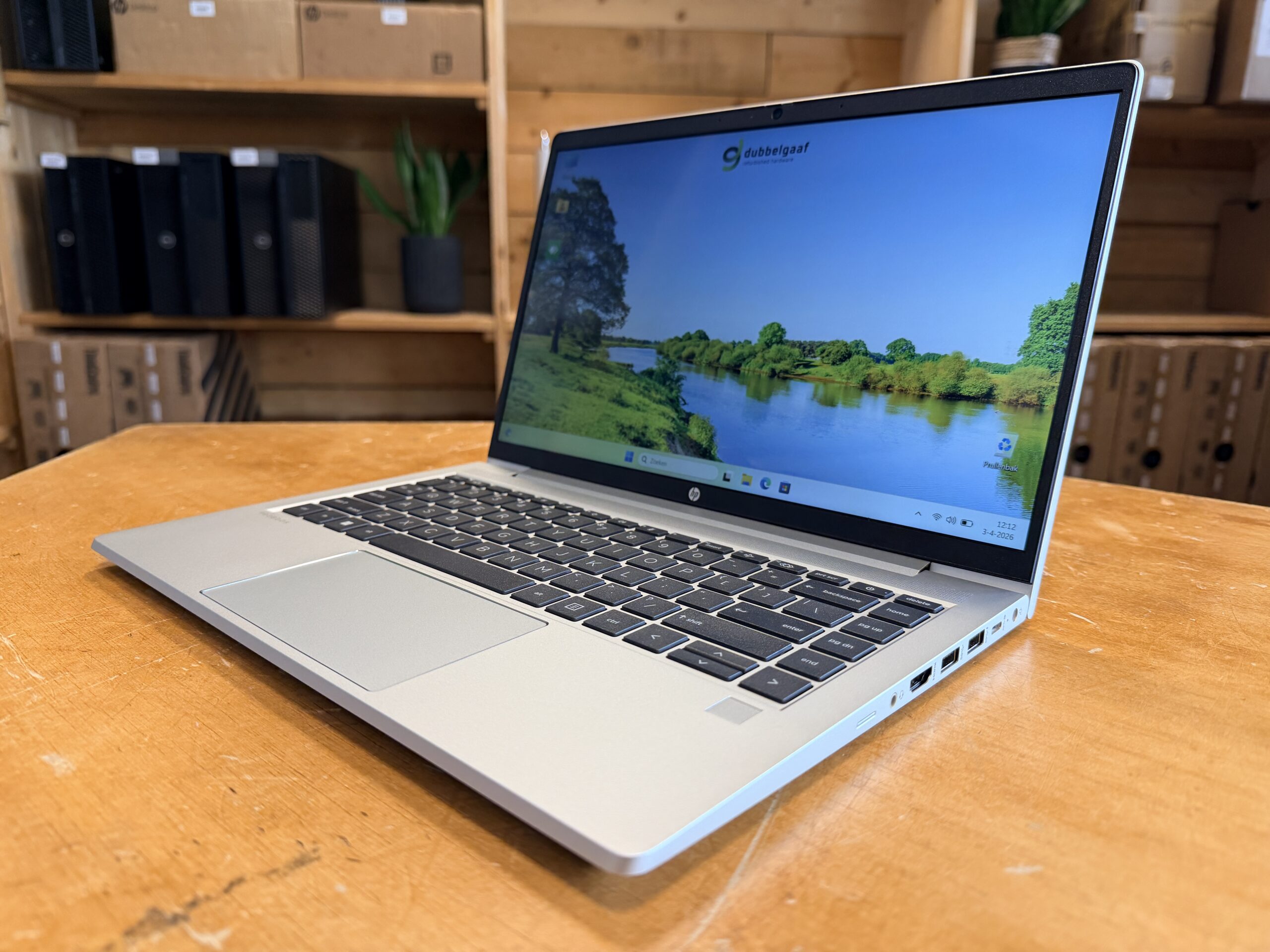 HP ProBook 445 G10, de ideale laptop voor middelbare scholieren. Nu bij Dubbelgaaf!