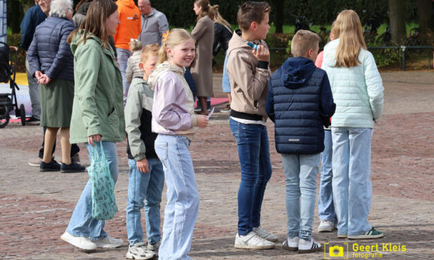 Koningsdag Staphorst 2026 door Geert Kleis