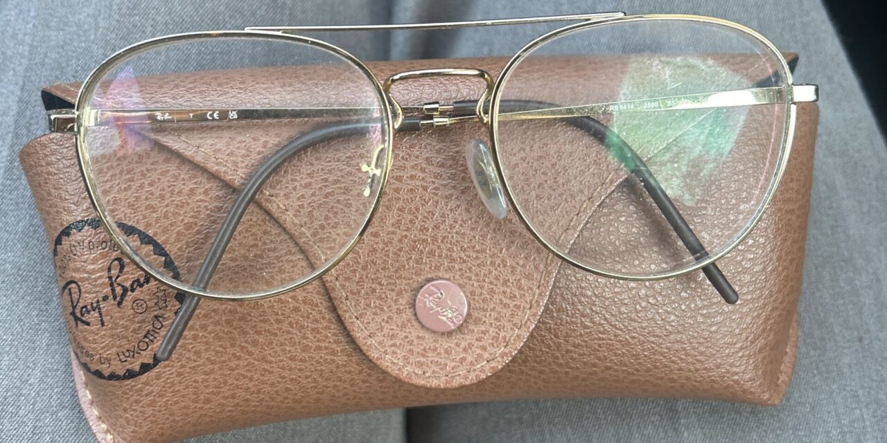 Bril in Ray Ban hoes gevonden