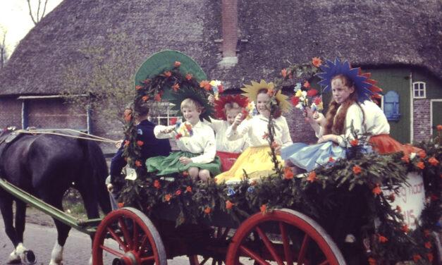 Feesten in Staphorst en Rouveen; dia’s van Gerrit en Alie Stegeman in d’ Olde Skoele