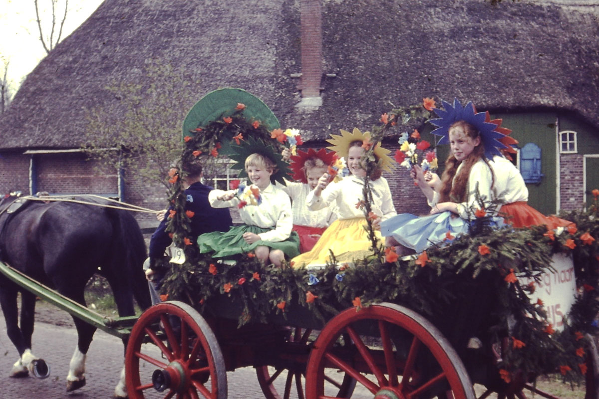 Feesten in Staphorst en Rouveen; dia’s van Gerrit en Alie Stegeman in d’ Olde Skoele