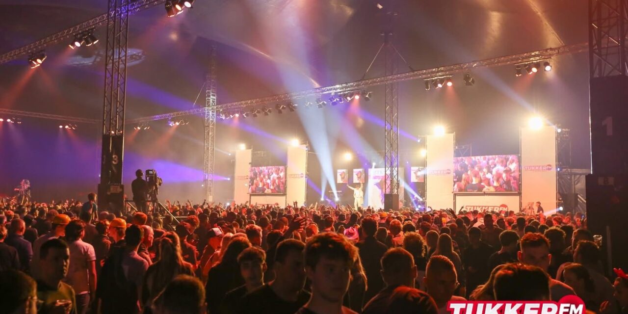 Tukker FM in Nieuwleusen met jubileumconcert Henk Wijngaard