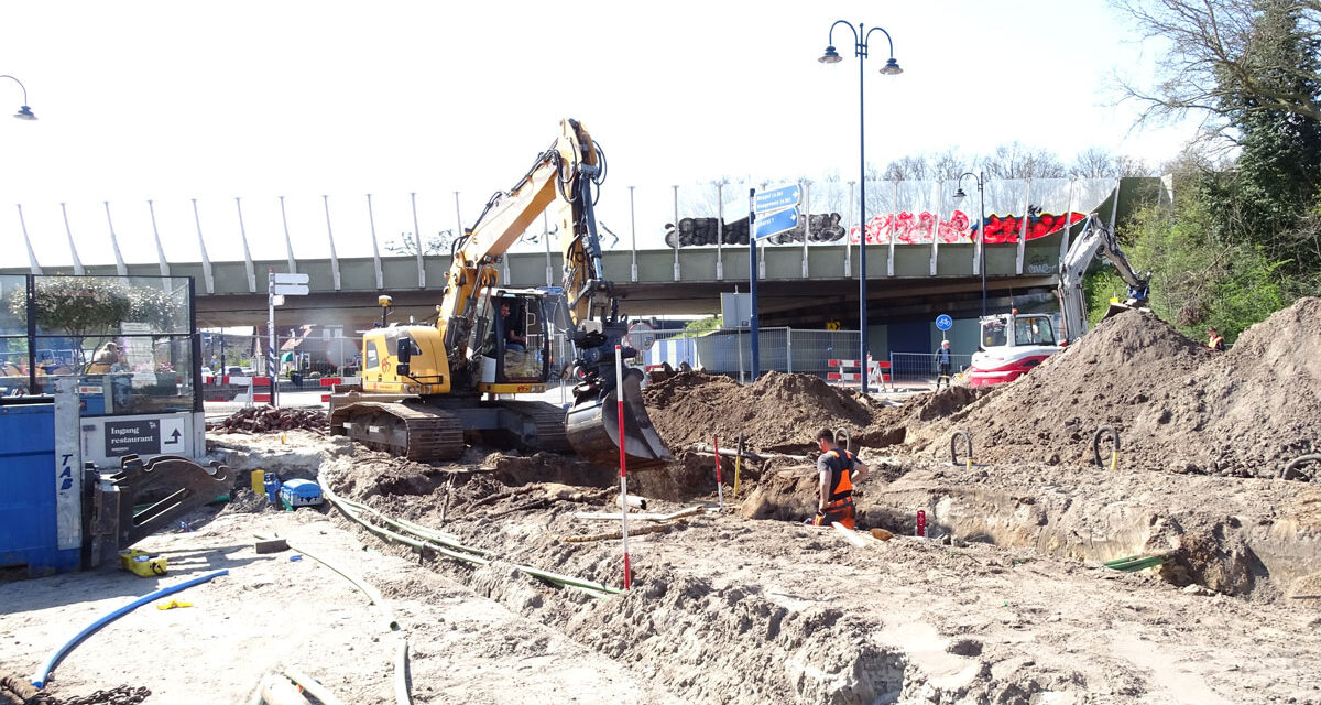 Ondertussen aan het begin van de Gemeenteweg