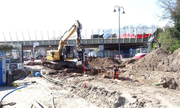 Ondertussen aan het begin van de Gemeenteweg